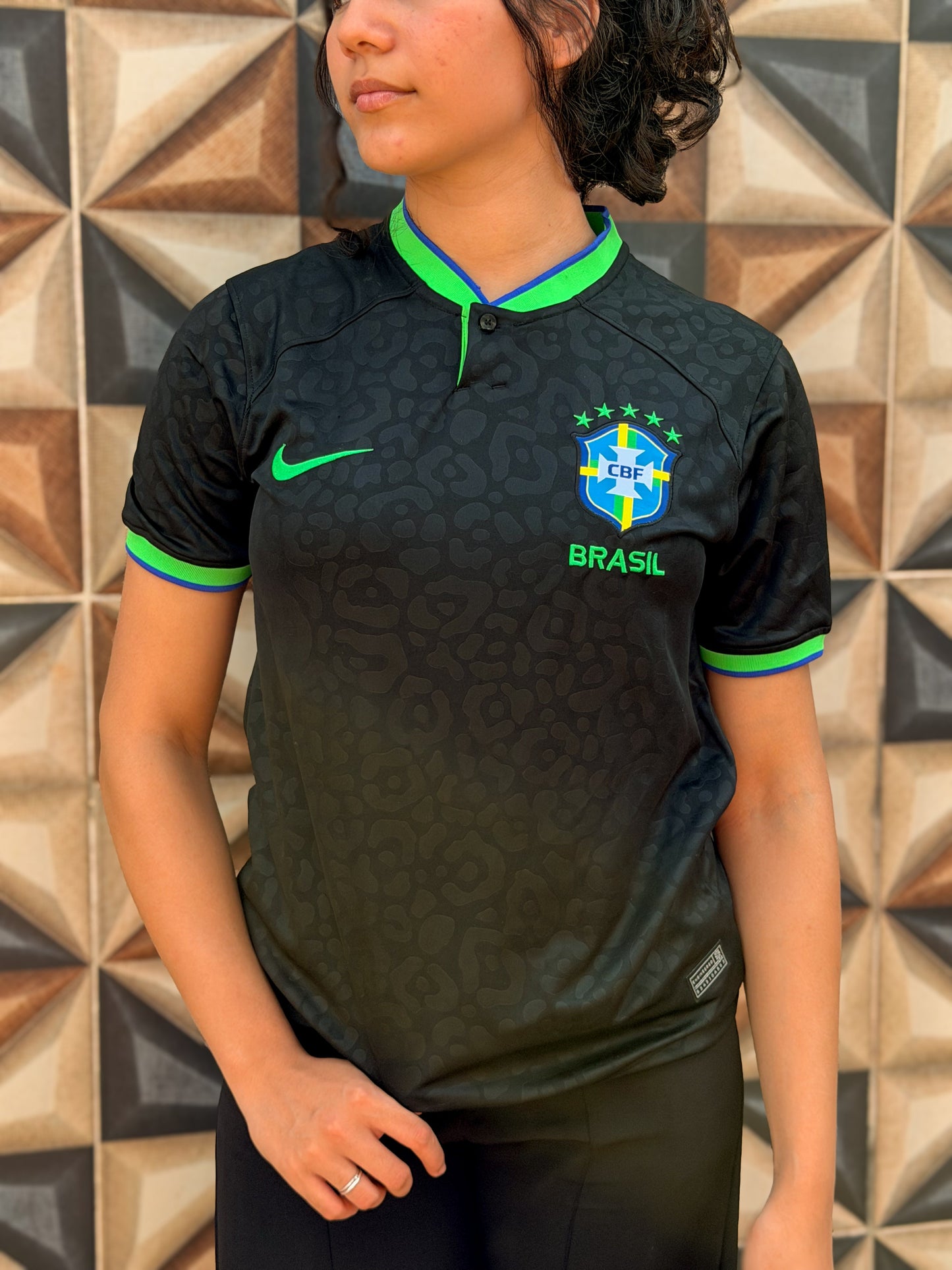 Camisa Feminina Brasil 2022 Onça Preta